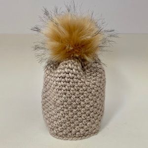 Women’s Crochet Beanie w/Faux Fur Pom